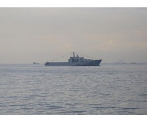 鄭州艦參加?xùn)|盟成立50周年國(guó)際艦隊(duì)檢閱