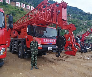 徐工XCA60E全地面起重機成為武警交通部隊?wèi)?yīng)急演練耀眼明星